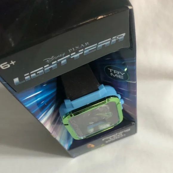 Disney Pixar Light Year boy’s flashing LCD square watch blue green.6+ - Picture 3 of 4